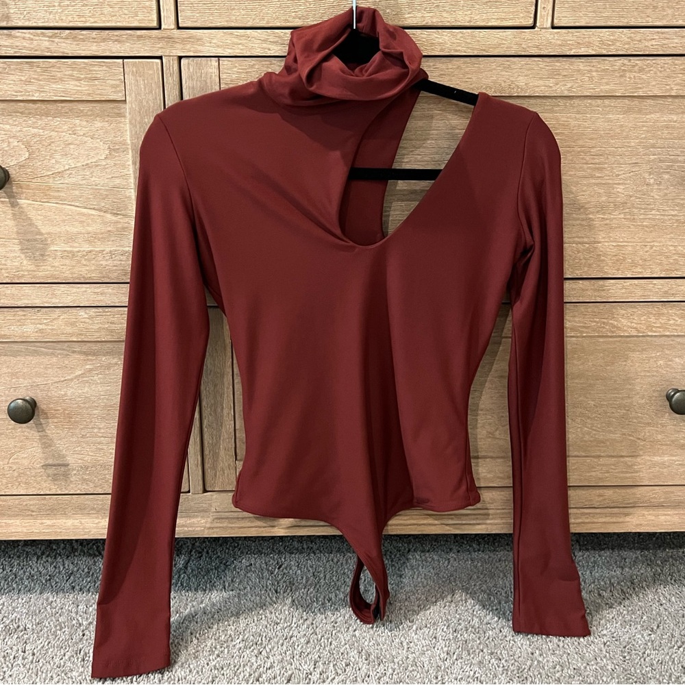 Maroon Alix NYC Houston Cutout Turtle Neck Small